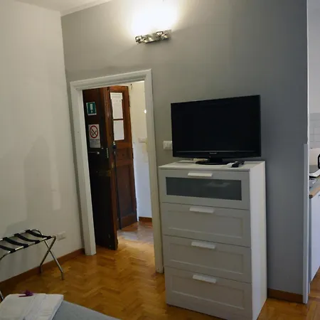 Charme De Rome Vatican Apartment-3