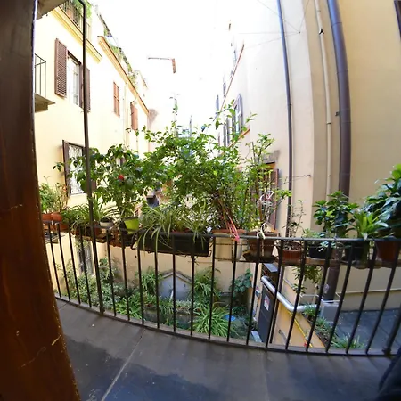 Charme De Rome Vatican Apartment-3
