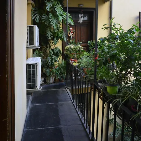 Charme De Rome Vatican Apartment-3